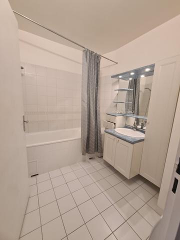 Grand trois pièces avec balcon et une vue entièrement dégagée