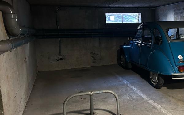 Stationnement à louer    Deauville