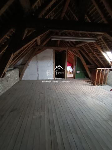 Proche des commerces, belle maison de ville