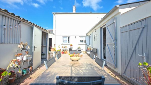 Maison deux chambres et un bureau, proche toutes commodités Donges, environ 90 m² , écoles et collège à proximité, aux portes de SAINT-NAZAIRE / MONTOIR DE BRETAGNE
