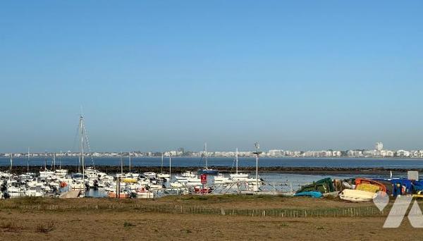 A VENDRE - PORNICHET - TOUT A PIED : PROXIMITE IMMEDIATE DU MARCHE ET DE LA PLAGE
Très bel emp...