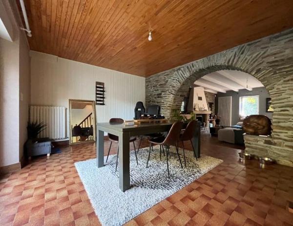 Maison à Malestroit, 56140 - 6 pièces 170m²