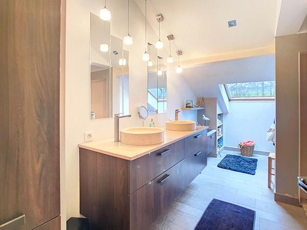 Très jolie maison familiale à vendre à Cholet - 5 pièces, piscine et garage