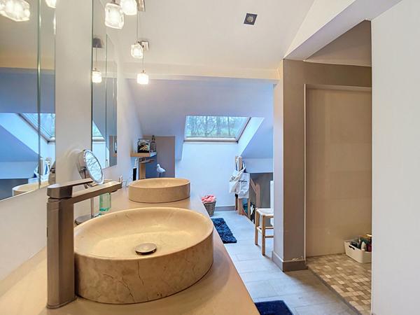 Très jolie maison familiale à vendre à Cholet - 5 pièces, piscine et garage