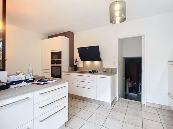 Très jolie maison familiale à vendre à Cholet - 5 pièces, piscine et garage