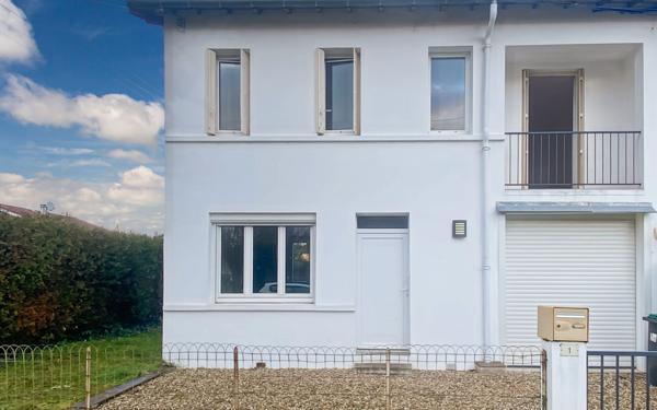 Maison à louer    4 pièces •  Caussade