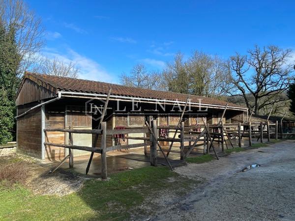 Beau domaine de 80 hectares avec grand étang aux portes d'Angoulême