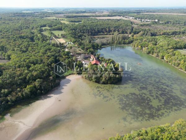 Beau domaine de 80 hectares avec grand étang aux portes d'Angoulême