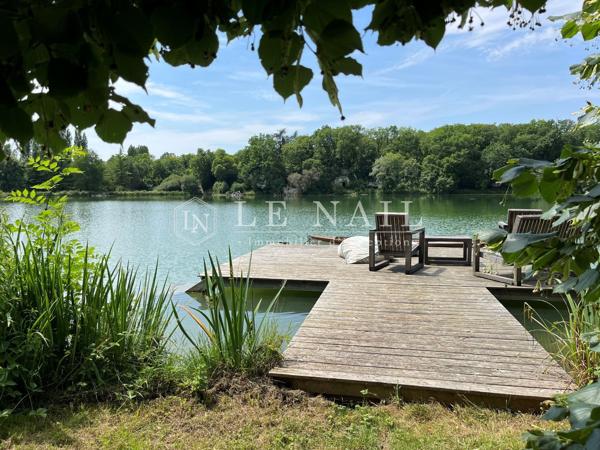 Beau domaine de 80 hectares avec grand étang aux portes d'Angoulême