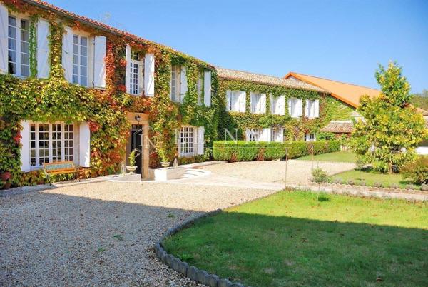 Beau domaine de 80 hectares avec grand étang aux portes d'Angoulême