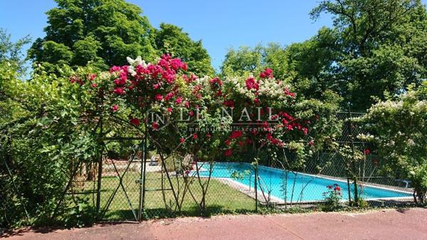 Beau domaine de 80 hectares avec grand étang aux portes d'Angoulême