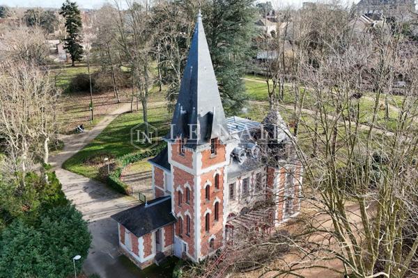 Charmante demeure du XXe siècle en centre-ville dans l'Allier