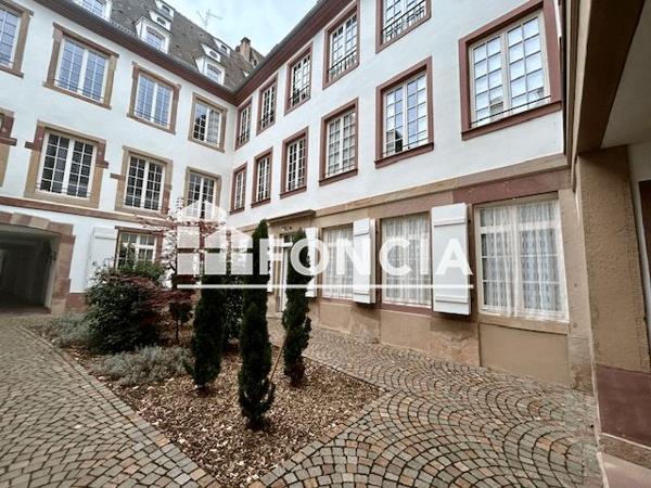 Location Appartement 2 pièces 37 m² - 2 QUAI SAINT NICOLAS Strasbourg 67000
