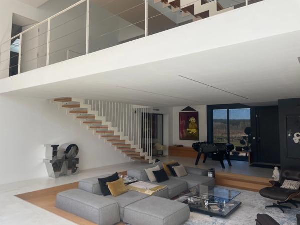 Maison à vendre 6 pièces AIX EN PROVENCE (13) maison contemporaine au style unique