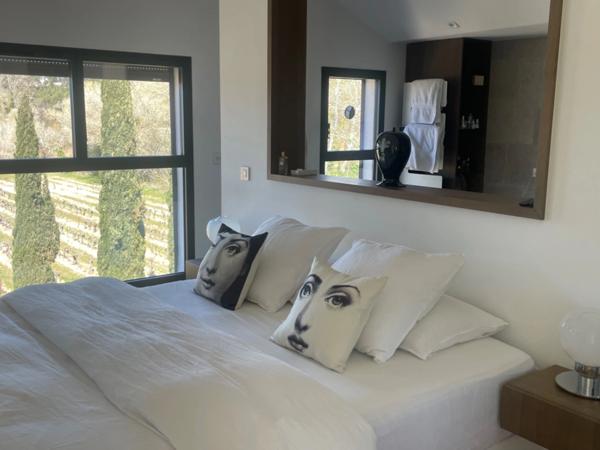 Maison à vendre 6 pièces AIX EN PROVENCE (13) maison contemporaine au style unique