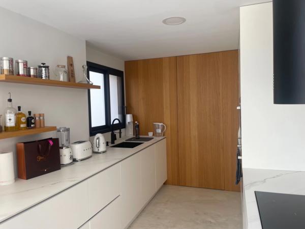 Maison à vendre 6 pièces AIX EN PROVENCE (13) maison contemporaine au style unique