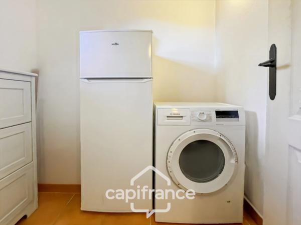 Appartement en rez-de-jardin , 3 chambres , place de parking , exposé Est sur le Domaine et Golf de Pont Royal
