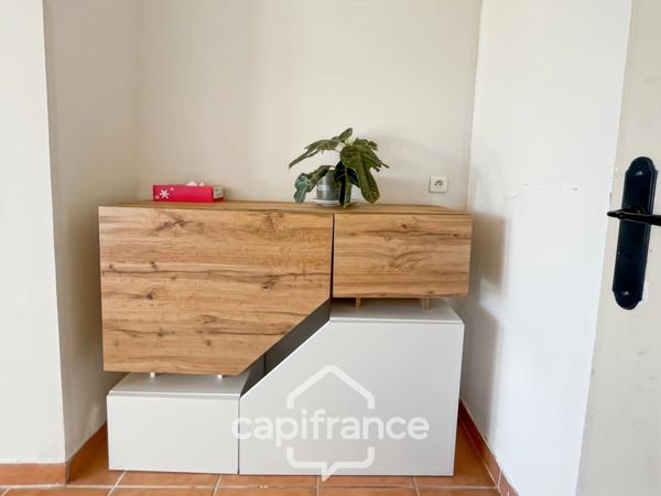 Appartement en rez-de-jardin , 3 chambres , place de parking , exposé Est sur le Domaine et Golf de Pont Royal
