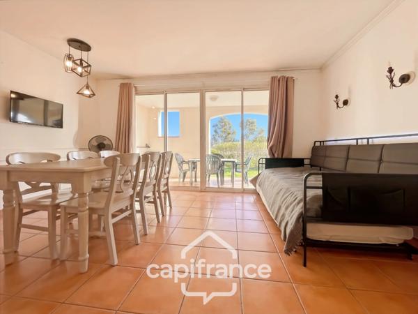 Appartement en rez-de-jardin , 3 chambres , place de parking , exposé Est sur le Domaine et Golf de Pont Royal