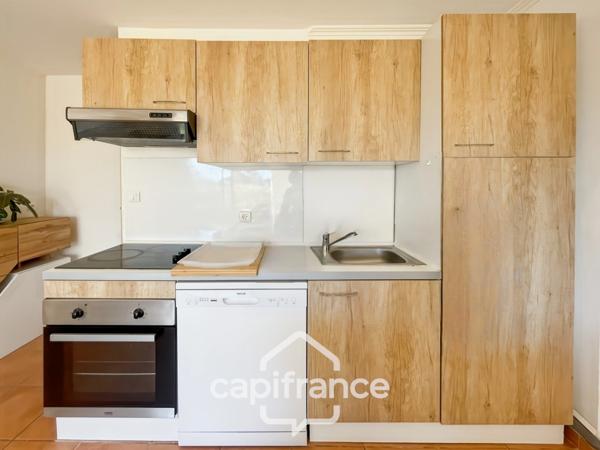 Appartement en rez-de-jardin , 3 chambres , place de parking , exposé Est sur le Domaine et Golf de Pont Royal