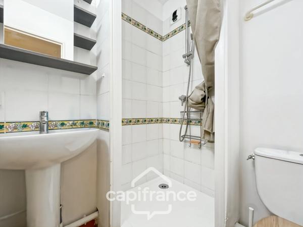 Appartement en rez-de-jardin , 3 chambres , place de parking , exposé Est sur le Domaine et Golf de Pont Royal