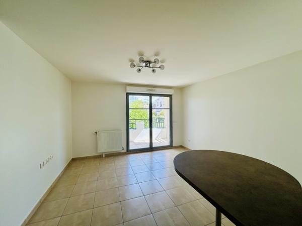 Appartement à louer 1 160 € CC L'Isle-Adam 2 p 44 m² DPE C