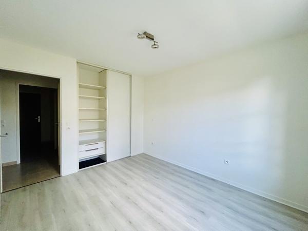 Appartement à louer 1 160 € CC L'Isle-Adam 2 p 44 m² DPE C