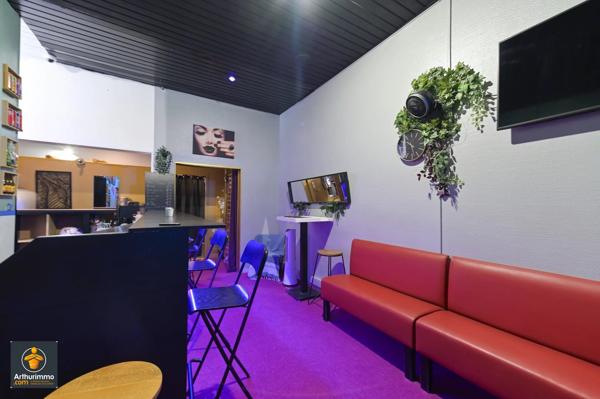 Vente                                                      Fonds de commerce
                        
                     5 pièces                      166 m2                     à Niort