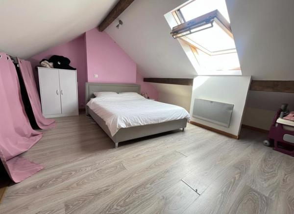 Maison de ville 3 chambres avec court privée