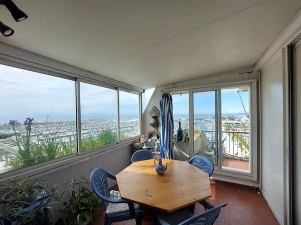 SUPERBE VUE PORT ET MER 3 PIECES EN ETAGE ELEVE