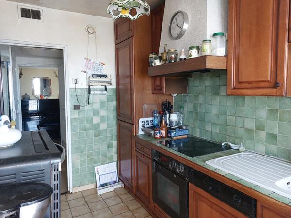 SUPERBE VUE PORT ET MER 3 PIECES EN ETAGE ELEVE