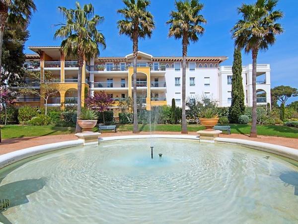 Appartement à FREJUS, 83370 - 2 pièces 55m²