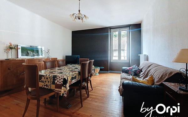 Immeuble à vendre    14 pièces • 996 m2 Pontaumur