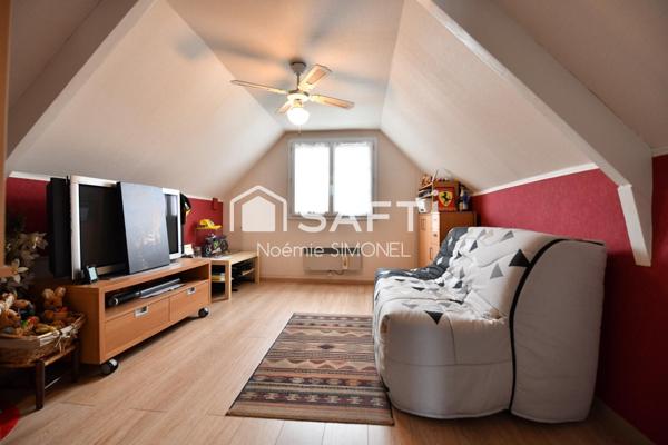 MAISON DE 3 PIECES 2 CHAMBRES 76 m² BÄTIE SUR UN TERRAIN CLOTURE DE 385 m².