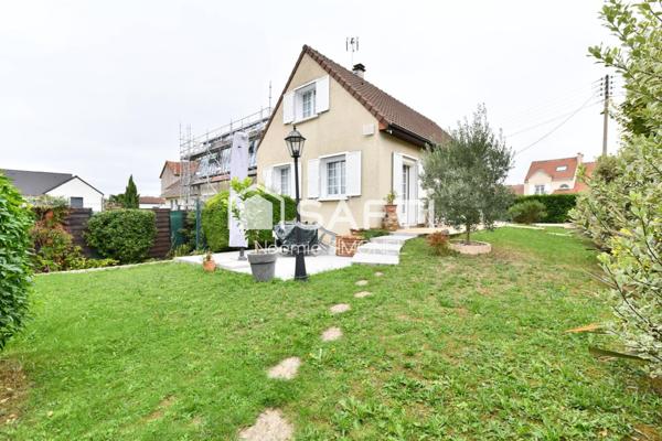 MAISON DE 3 PIECES 2 CHAMBRES 76 m² BÄTIE SUR UN TERRAIN CLOTURE DE 385 m².