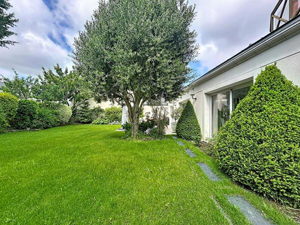 Maison Angers 8 pièce(s) 270 m2