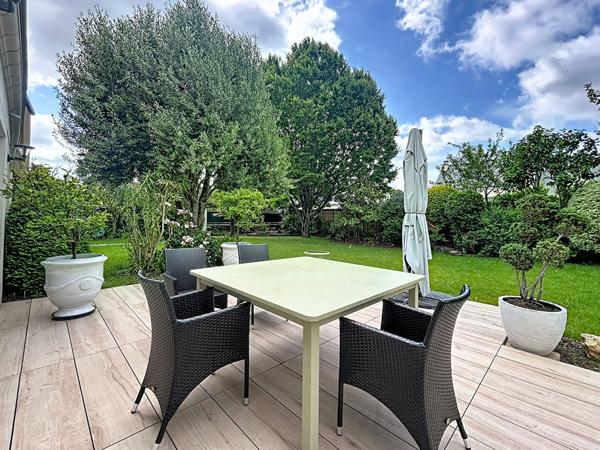 Maison Angers 8 pièce(s) 270 m2