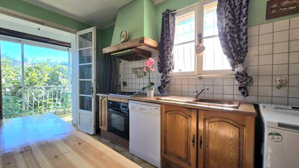 À vendre - Maison mitoyenne 1 côté, 5 pièces située à Gonfaron (83590)