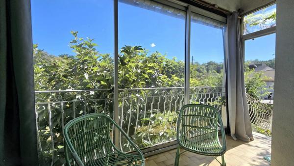 À vendre - Maison mitoyenne 1 côté, 5 pièces située à Gonfaron (83590)