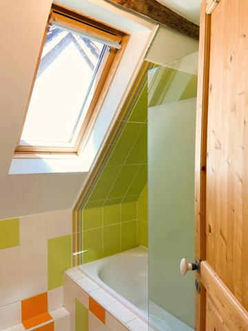 Chartres maison atypique de charme en basse ville, 4 chambres, cour, jardin suspendu