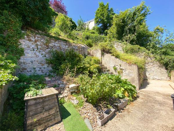 Chartres maison atypique de charme en basse ville, 4 chambres, cour, jardin suspendu