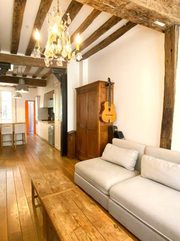 Chartres maison atypique de charme en basse ville, 4 chambres, cour, jardin suspendu