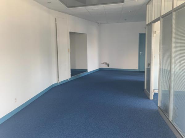 Location / Local Commercial