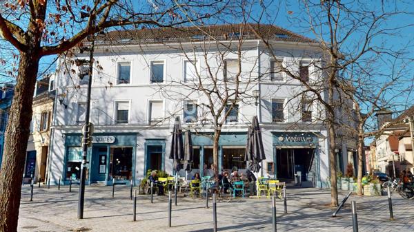 Immeuble 600 m2 centre historique de Mulhouse 9xF2 + 2 locaux commerciaux