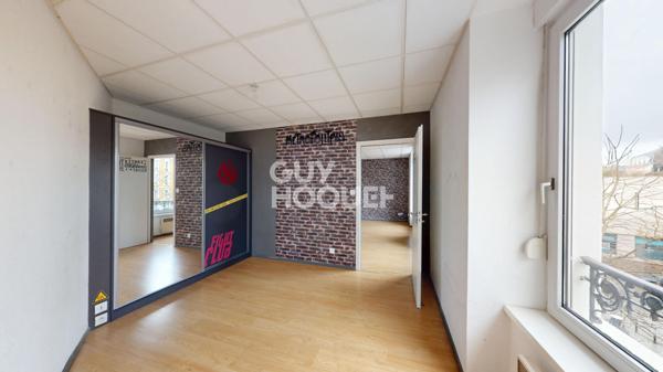 Immeuble 600 m2 centre historique de Mulhouse 9xF2 + 2 locaux commerciaux