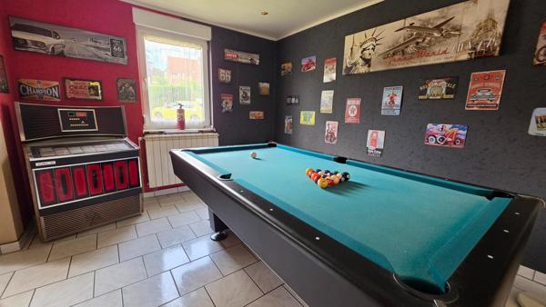 Maison avec potentiel près du lac - habitable de suite !