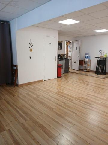 Local commercial à louer à Nieppe dans le Nord (59850), ref : FLOCN835