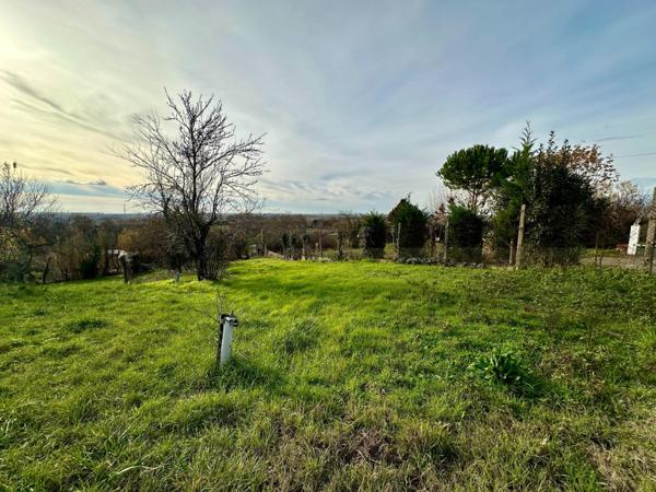 Saint Rustice, terrain constructible à viabiliser