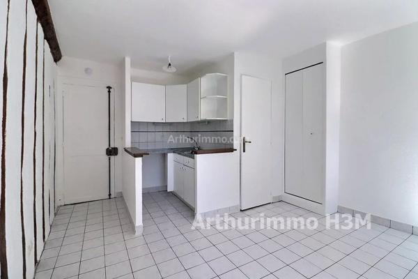 Vente                                                      Appartement
                        
                     1 pièces                      16 m2                     à Paris 11
