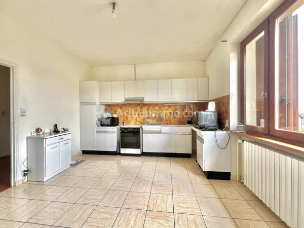 Vente                                                      Maison
                        
                     6 pièces                      226 m2                     à Clermont-Ferrand